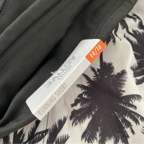 SOLD - Justice Palm Running Short Girls 14/16 Black White NWT - Picture 5 of 6